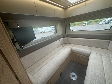  2024-autotrail-v-line-610-sport-for-sale-at5100-29.jpg