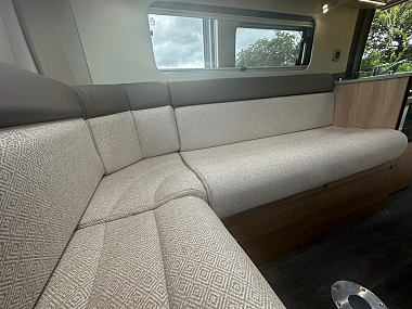  2024-autotrail-v-line-610-sport-for-sale-at5100-31.jpg