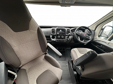 2024-autotrail-v-line-610-sport-for-sale-at5124-14.jpg