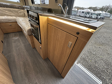  2024-autotrail-v-line-610-sport-for-sale-at5124-30.jpg
