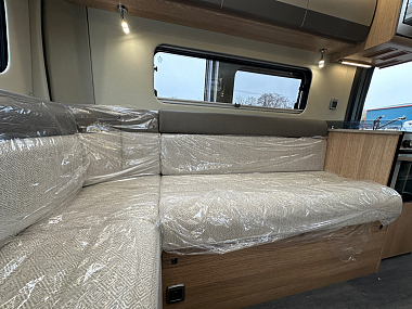  2024-autotrail-v-line-610-sport-for-sale-at5124-33.jpg