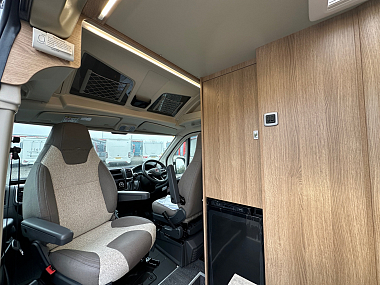  2024-autotrail-v-line-610-sport-for-sale-at5124-38.jpg