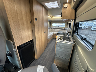  2024-autotrail-v-line-610-sport-for-sale-at5124-50.jpg