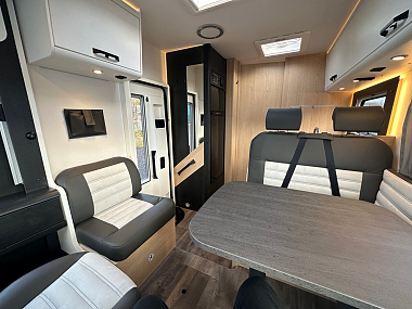  2024-sunlight-i68-motorhome-for-sale-30.jpg