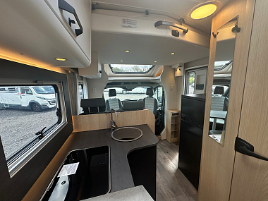  2024-sunlight-t670s-adventure-edition-su5054-45.jpg