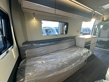  2025-autotrail-expedition-66-for-sale-at5162-58.jpg