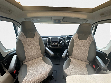 2025-autotrail-expedition-67-flex-for-sale-at5164-15.jpg