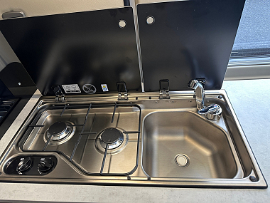 2025-autotrail-expedition-67-flex-for-sale-at5164-27.jpg
