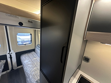 2025-autotrail-expedition-67-flex-for-sale-at5164-39.jpg