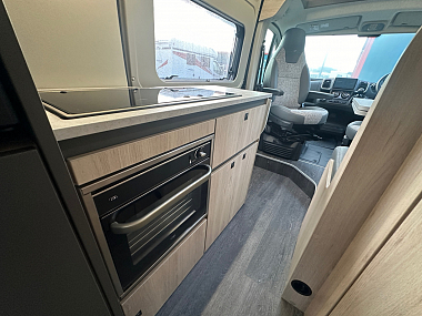 2025-autotrail-expedition-67-flex-for-sale-at5164-47.jpg