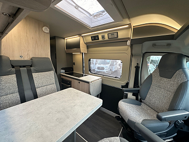 2025-autotrail-expedition-67-flex-for-sale-at5164-63.jpg
