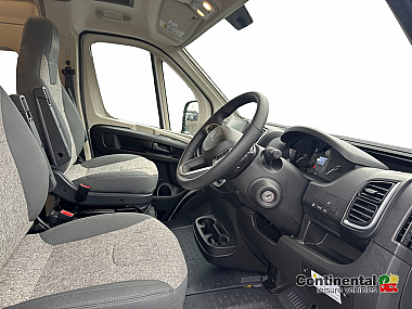  2025-autotrail-expedition-67-for-sale-at5191-14.jpg