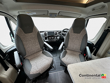  2025-autotrail-expedition-67-for-sale-at5191-15.jpg