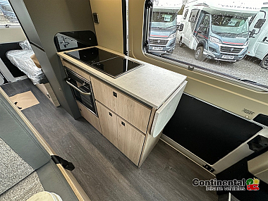  2025-autotrail-expedition-67-for-sale-at5191-16.jpg