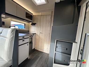  2025-autotrail-f-line-f60-for-sale-at5206-40.jpg