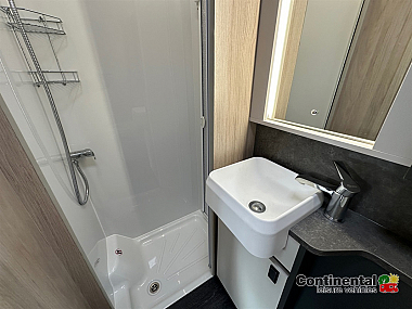 2025-autotrail-f-line-f60-for-sale-at5206-44.jpg