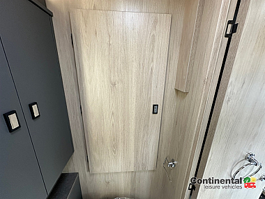 2025-autotrail-f-line-f60-for-sale-at5206-49.jpg
