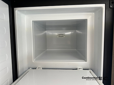  2025-autotrail-f60-for-sale-at5247-30.jpg