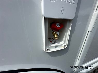  2025-autotrail-f60-for-sale-at5247-59.jpg