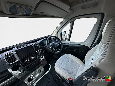  2025-autotrail-v-line-610-se-for-sale-at5221-11.jpg