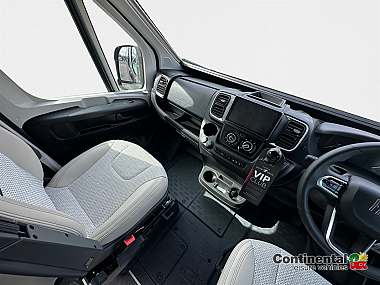  2025-autotrail-v-line-610-se-for-sale-at5221-12.jpg