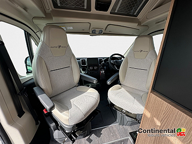  2025-autotrail-v-line-610-se-for-sale-at5221-15.jpg