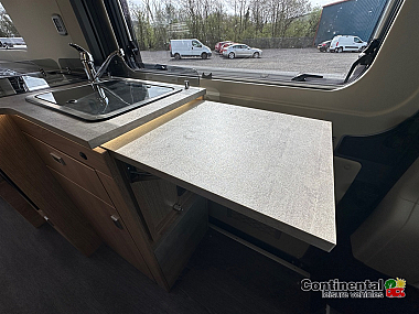  2025-autotrail-v-line-610-se-for-sale-at5221-17.jpg