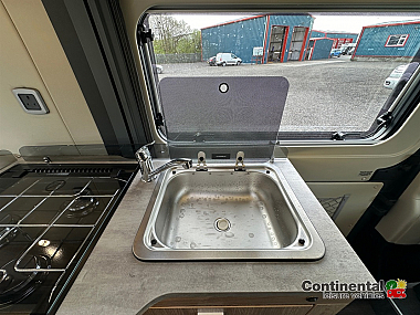  2025-autotrail-v-line-610-se-for-sale-at5221-18.jpg