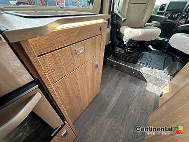  2025-autotrail-v-line-610-se-for-sale-at5221-22.jpg