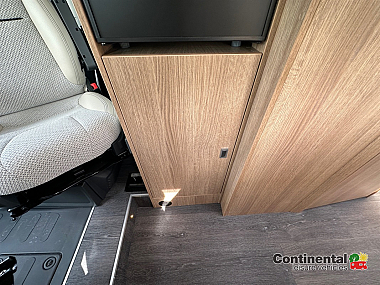  2025-autotrail-v-line-610-se-for-sale-at5221-33.jpg