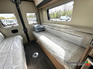  2025-autotrail-v-line-610-se-for-sale-at5221-36.jpg