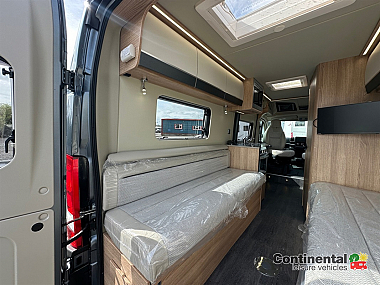  2025-autotrail-v-line-610-se-for-sale-at5221-50.jpg