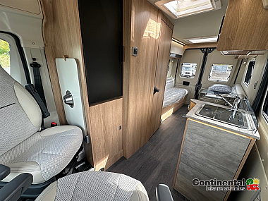  2025-autotrail-v-line-610-se-for-sale-at5221-52.jpg