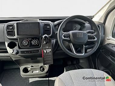  2025-autotrail-v-line-610-se-for-sale-at5221-9.jpg