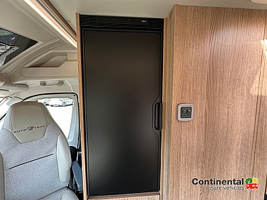  2025-autotrail-v-line-610-sport-for-sale-at5213-61.jpg