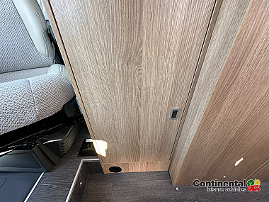  2025-autotrail-v-line-610-sport-for-sale-at5213-64.jpg