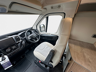  2025-autotrail-v-line-635-se-for-sale-at5200-10.jpg