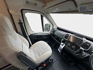  2025-autotrail-v-line-635-se-for-sale-at5200-11.jpg