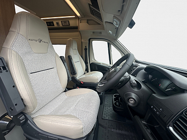  2025-autotrail-v-line-635-se-for-sale-at5200-13.jpg