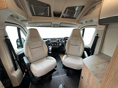  2025-autotrail-v-line-635-se-for-sale-at5200-14.jpg