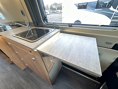  2025-autotrail-v-line-635-se-for-sale-at5200-18.jpg