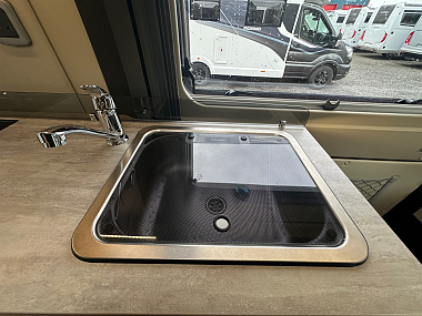  2025-autotrail-v-line-635-se-for-sale-at5200-19.jpg