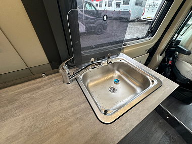  2025-autotrail-v-line-635-se-for-sale-at5200-20.jpg