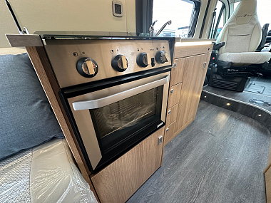  2025-autotrail-v-line-635-se-for-sale-at5200-23.jpg