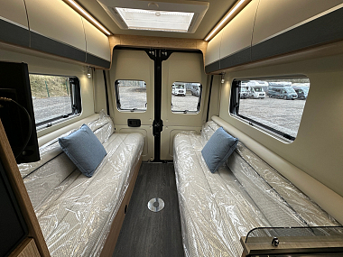  2025-autotrail-v-line-635-se-for-sale-at5200-32.jpg