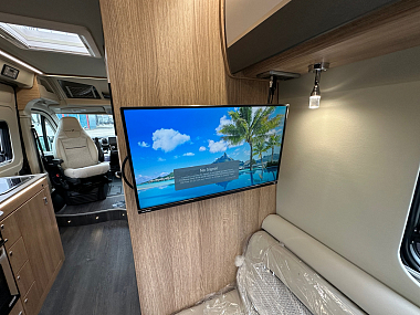  2025-autotrail-v-line-635-se-for-sale-at5200-40.jpg
