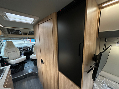  2025-autotrail-v-line-635-se-for-sale-at5200-41.jpg