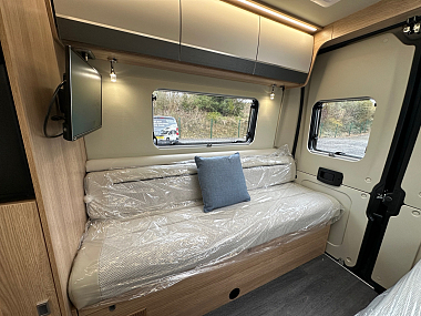  2025-autotrail-v-line-635-se-for-sale-at5200-45.jpg