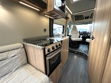  2025-autotrail-v-line-635-se-for-sale-at5200-47.jpg