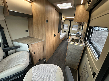  2025-autotrail-v-line-635-se-for-sale-at5200-54.jpg